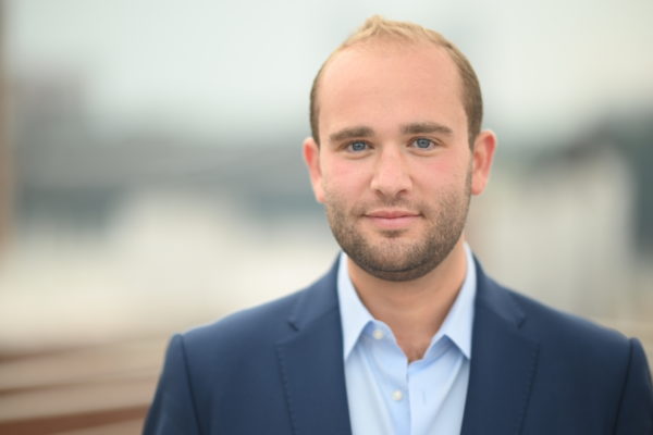 Maxwell_Levy_Headshot4